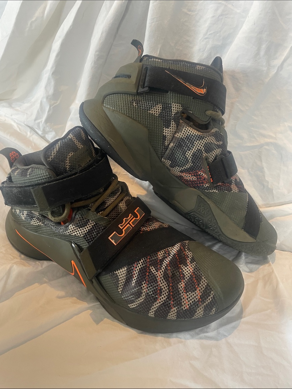 Nike LeBron SOLIER 9 Premium Camo men’s Basketball SNEAKERS size 11 LJ great con